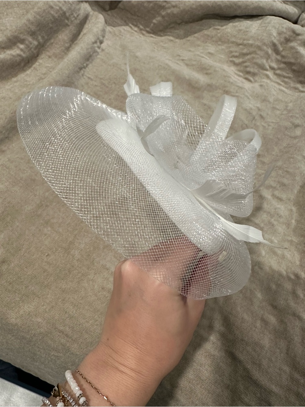 LIKE NEW White Fascinator Hat